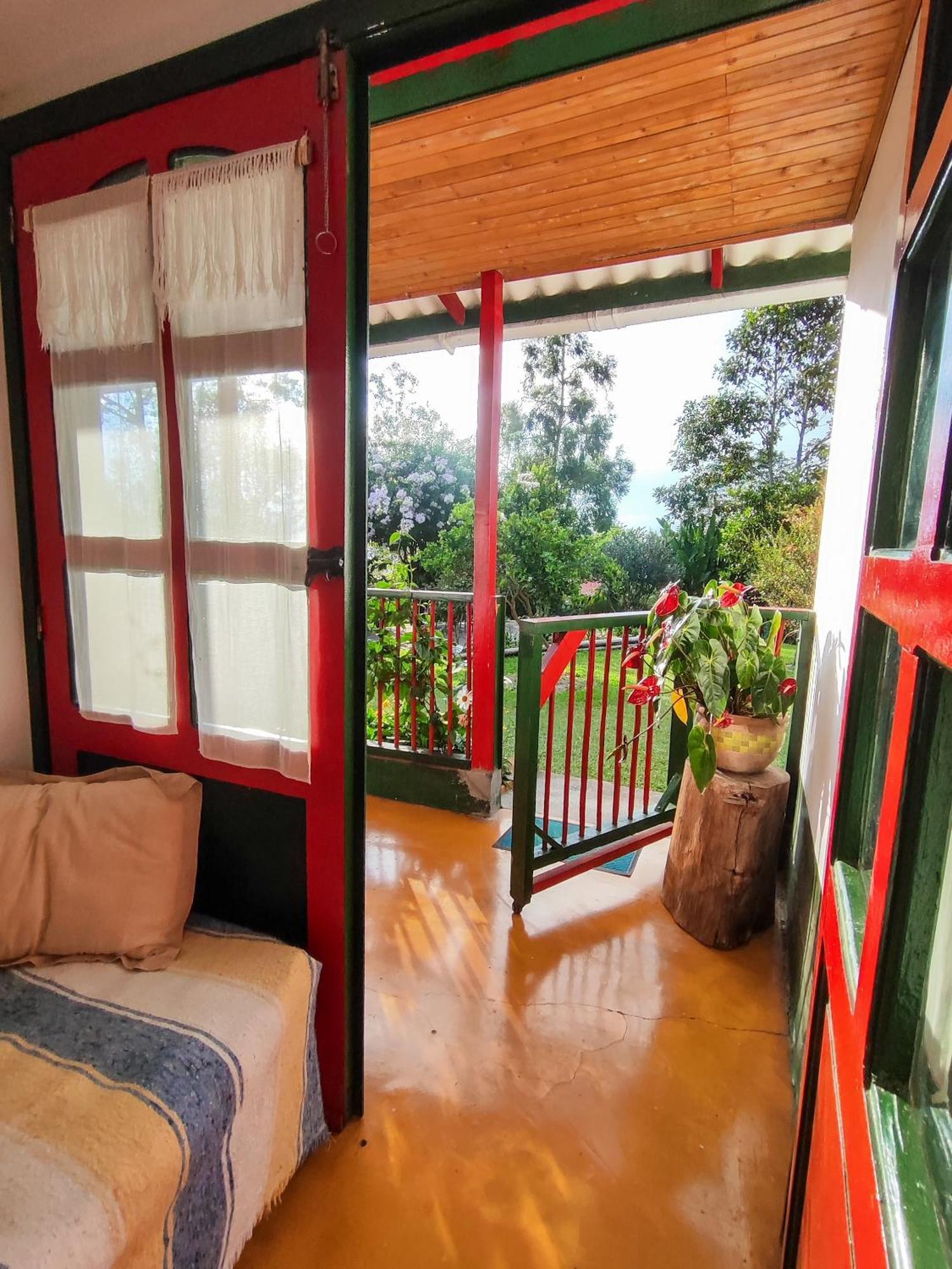 Casa Laureles Homestay *